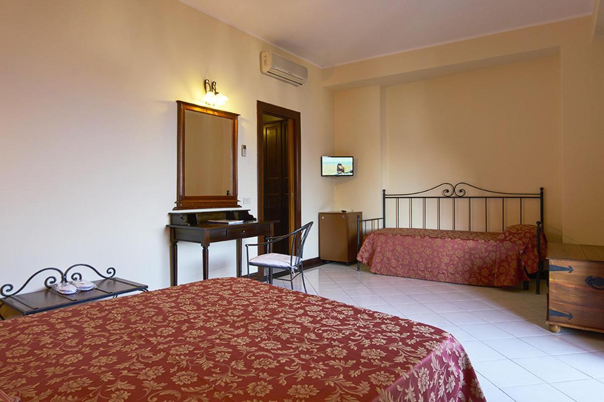 Hotel A Pinnata ليباري المظهر الخارجي الصورة